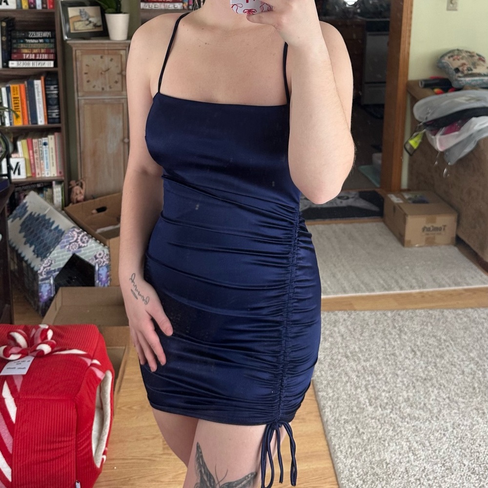 Windsor dress BNWT, size small can fit XS-M very stretchy!